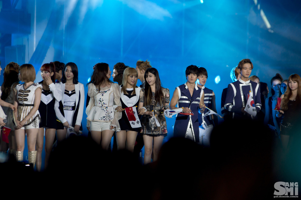 [PIC][25-08-2012]Hình ảnh mới nhất từ Concert "14th Korea-China Music Festival in Yeosu" của SNSD - Page 4 1427BB465039BE5B1D32E0