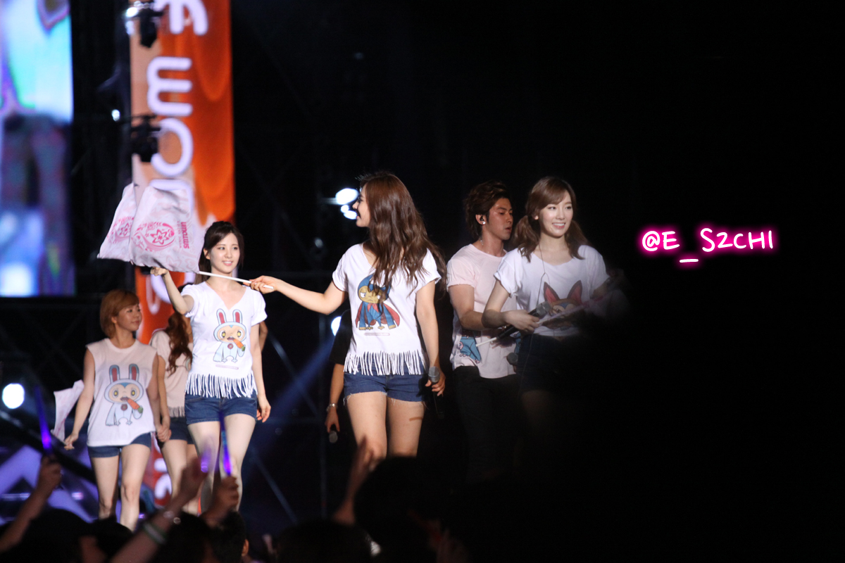 [PIC][18-08-2012]Hình ảnh mới nhất từ "SMTOWN in Seoul" của SNSD  - Page 10 15433D355030693D0261C0