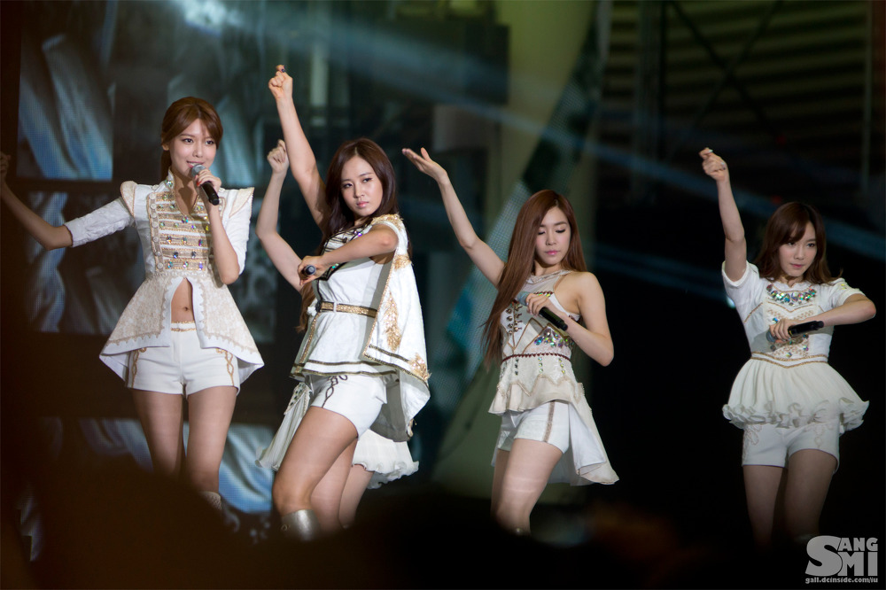 [PIC][25-08-2012]Hình ảnh mới nhất từ Concert "14th Korea-China Music Festival in Yeosu" của SNSD - Page 8 161BE23D503A105F2745AB