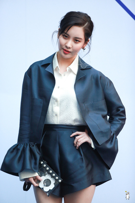 [PIC][28-03-2017]Tiffany và SeoHyun tham dự sự kiện ra mắt BST Thu - Đông của thương hiệu "FLEAMADONNA" trong khuôn khổ "2017 S/S HERA Seoul Fashion Week" vào chiều nay - Page 4 2303F64A590AFDB404E8B5