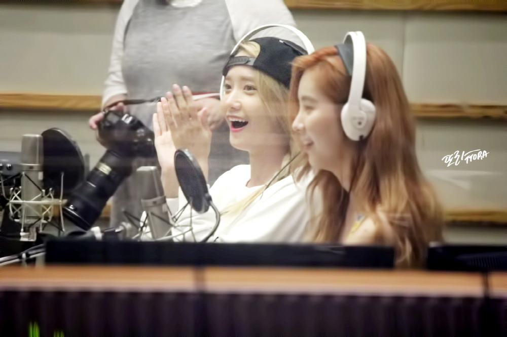 [PIC][13-07-2015]YoonA - SooYoung - HyoYeon và Yuri xuất hiện tại "KBS Cool FM Super Junior KISS THE RADIO" vào tối nay 23242B4355CB4FFD031551