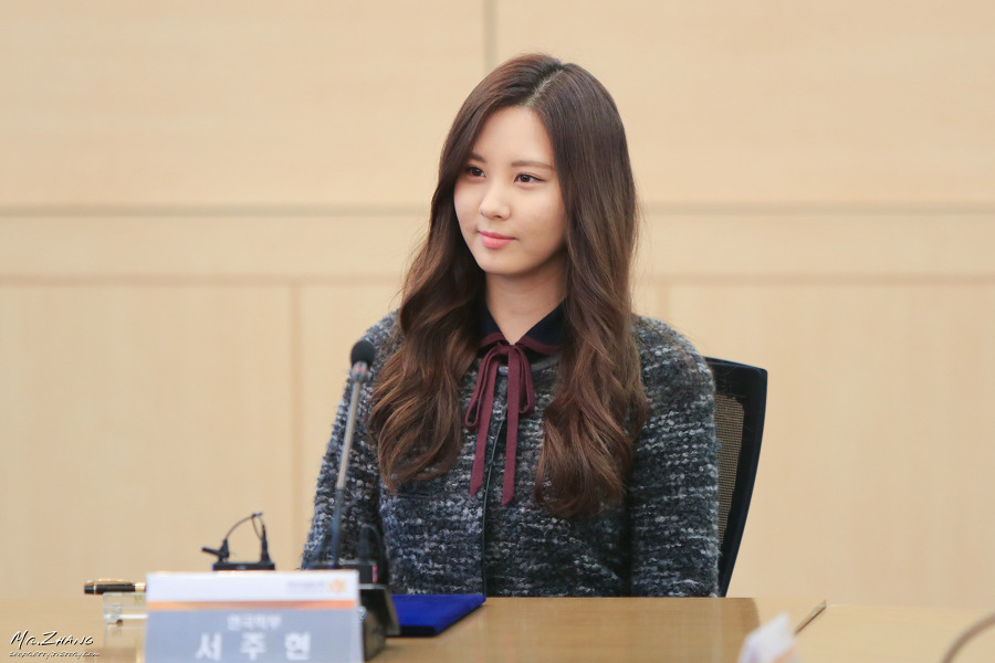 [PIC][19-11-2013]SeoHyun gửi tặng 100 triệu Won cho Trường ĐH Dongguk của cô vào trưa nay 2372C444528B340A3259BB
