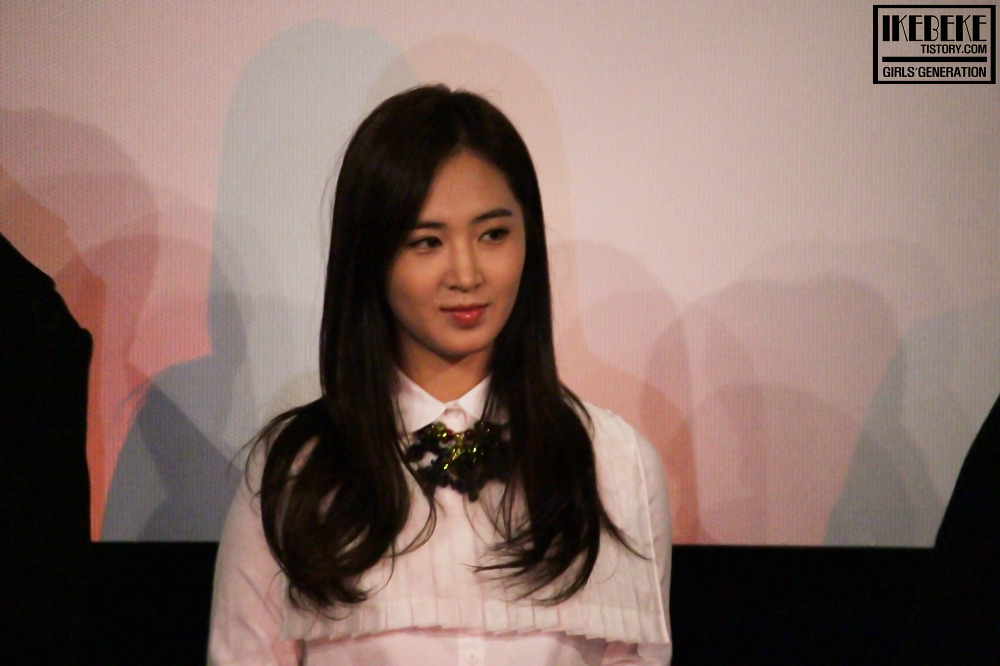 [PIC][07-11-2013]Yuri xuất hiện tại sự kiện "Lotte Cinema" Stage Greeting vào chiều nay + Selca của cô cùng các diễn viên khác 243B0A49527BB6D42C8DB5