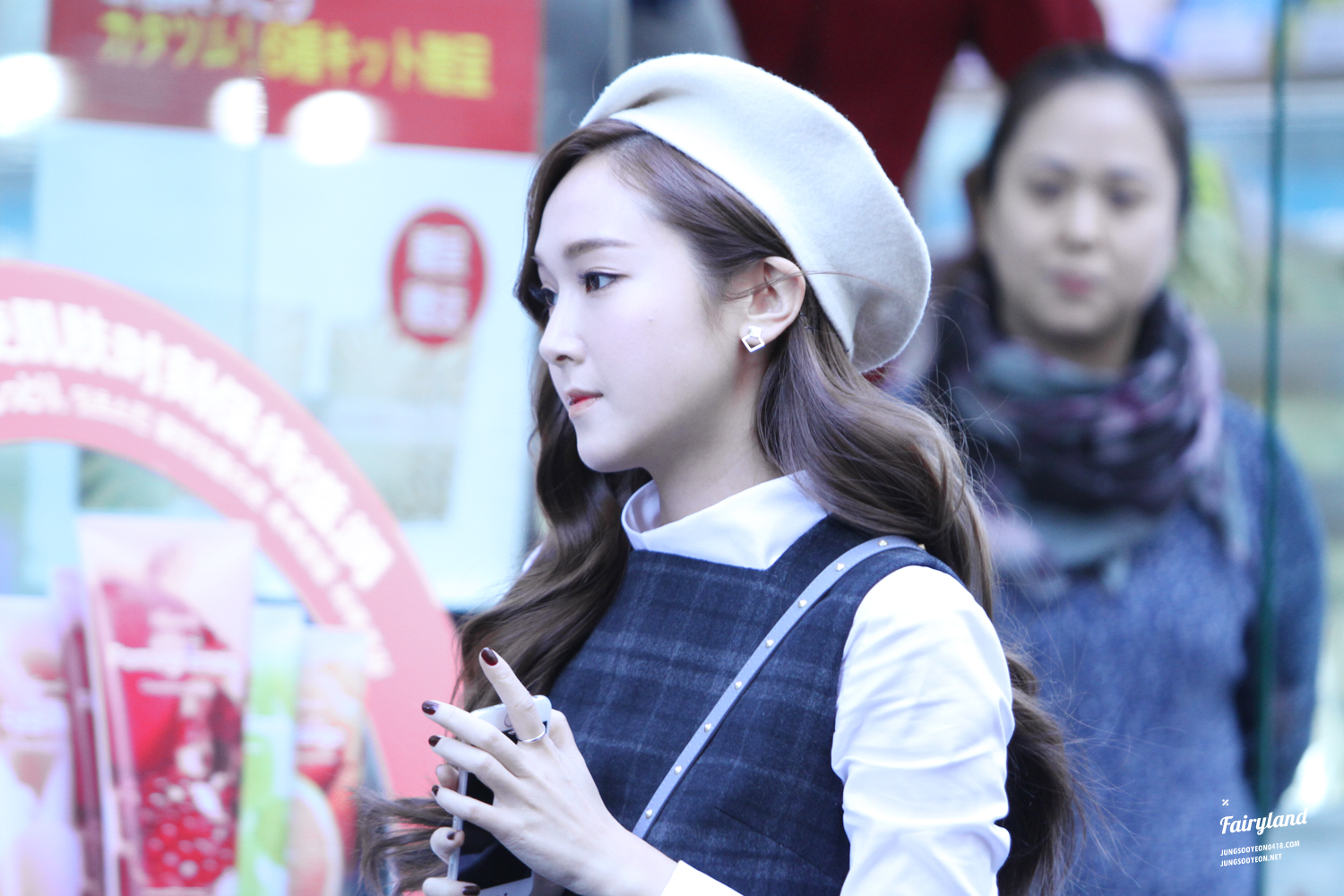 [PIC][06-12-2014]Jessica tham dự buổi fansign cho thương hiệu "Lapalette" vào trưa nay 24512E385482B9380D2D99