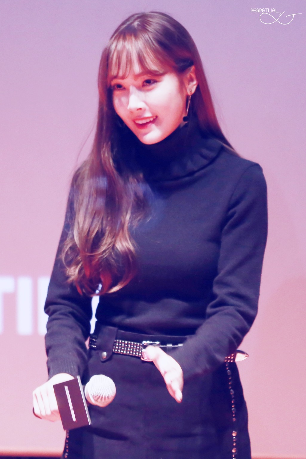 [PIC][07-11-2015]Jessica tham dự buổi Fansign cho dòng mỹ phẩm "J.ESTINA RED" tại "Myeongdong Lotte Cinema" vào chiều nay 2478F545563E43E7193256