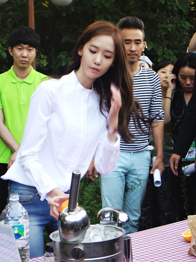 [PIC][27-09-2014]YoonA tham dự sự kiện “Innisfree PLAY GREEN Festival 2014” tại Seocho Culture & Arts Park vào chiều nay 2638B54954274AF22006CB