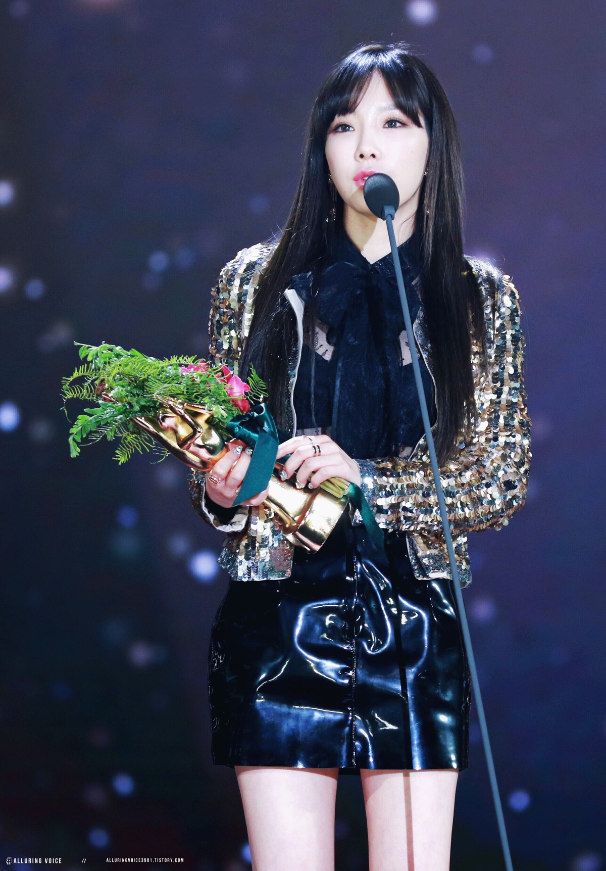 [PIC][13-01-2017]Hình ảnh mới nhất từ "31st Golden Disk Awards" của TaeYeon và MC SeoHyun - Page 3 2640AC41587B3578334234