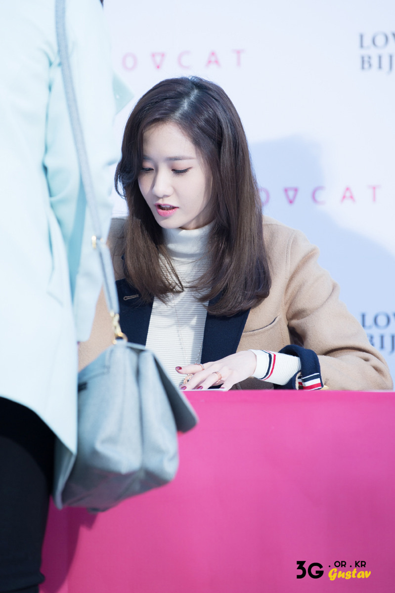 [PIC][24-10-2015]YoonA tham dự buổi fansign cho thương hiệu "LOVCAT" vào chiều nay - Page 3 2653254F562CDD0616E0A5