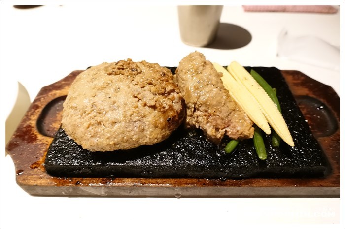 [신주쿠 맛집] 소고기 100% 함박스테이크 맛있는 "bonbori(본보리)"