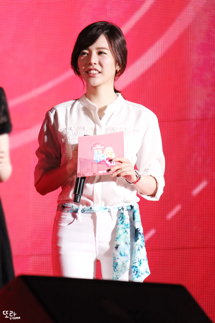 [PIC][04-09-2014]Sunny tham dự chương trình "Sangam MBC Radio" với tư cách là MC vào tối nay - Page 2 270FE1485432644E1E959A