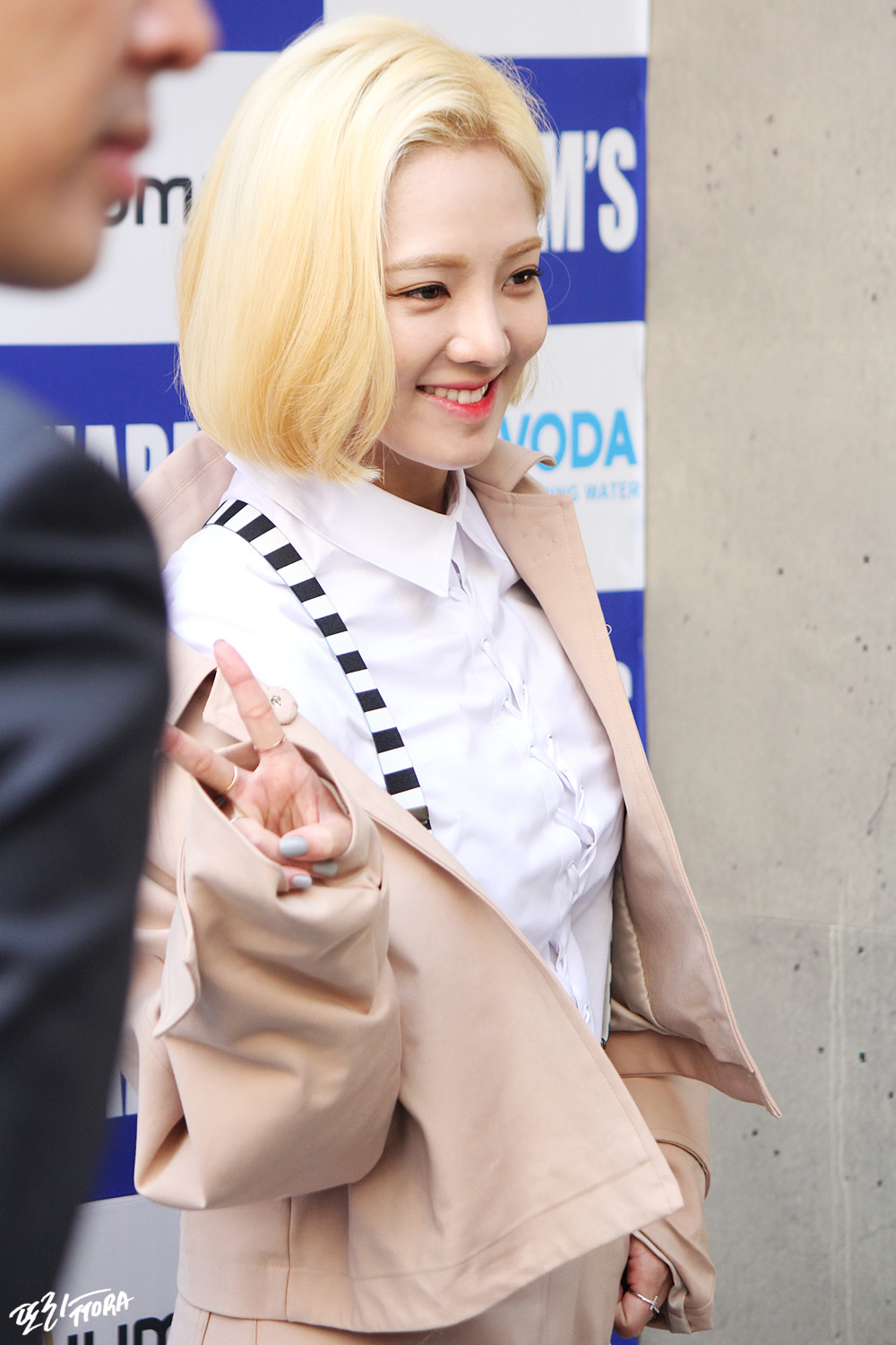 [PIC][18-10-2015]HyoYeon tham dự "HERA SEOUL FASHION WEEK S/S 2016 'CHARM'S’" vào trưa nay 27170547563EDFC437D74E