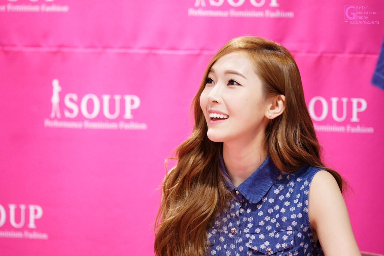 [PIC][04-04-2014]Jessica tham dự buổi fansign cho thương hiệu "SOUP" vào trưa nay - Page 3 27325B38539DC156246C36