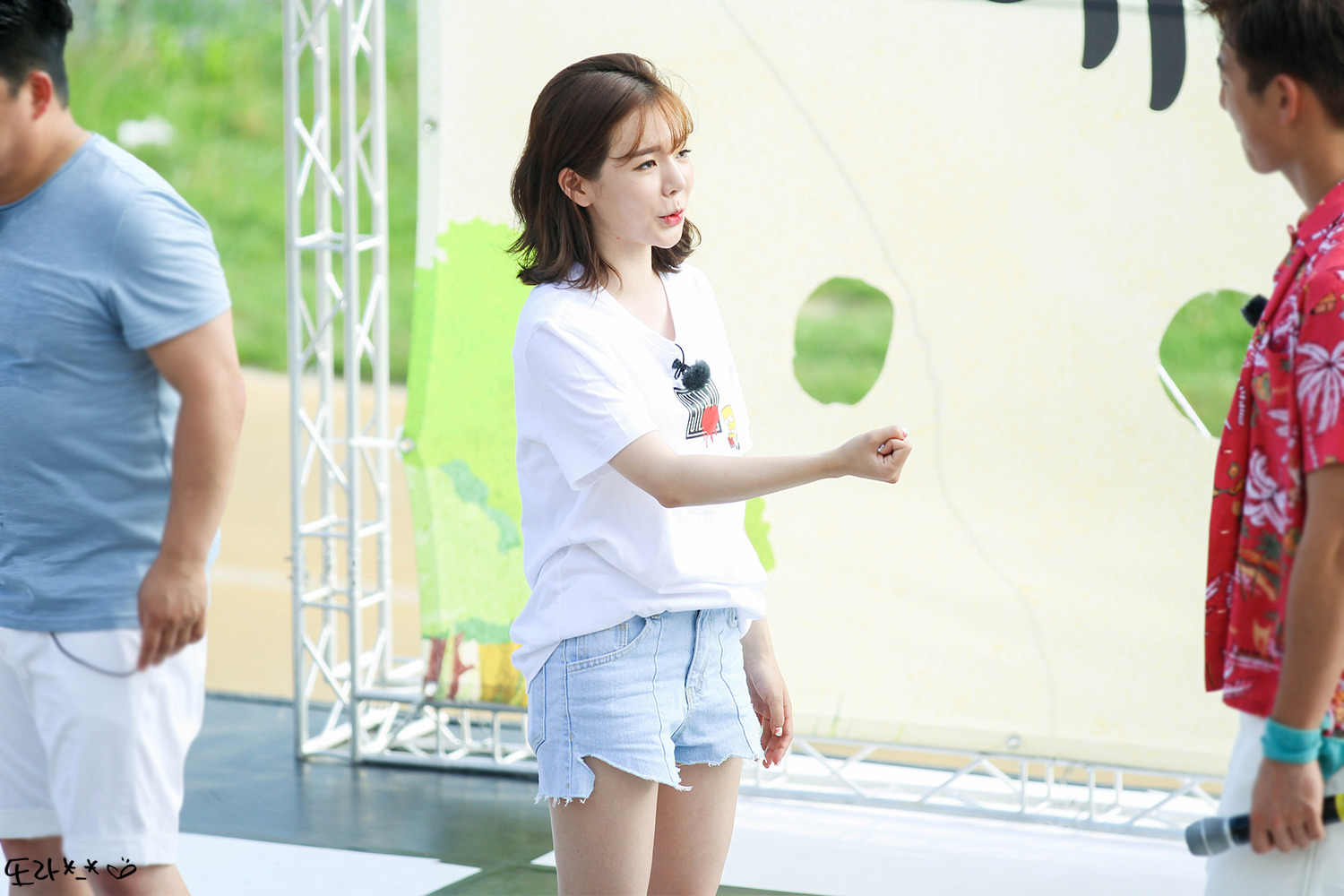 [PIC][16-05-2016]Sunny ghi hình cho chương trình "재래시장 살리자" của kênh JTBC tại Busan vào hôm nay - Page 12 276544415950EECF01BDEA