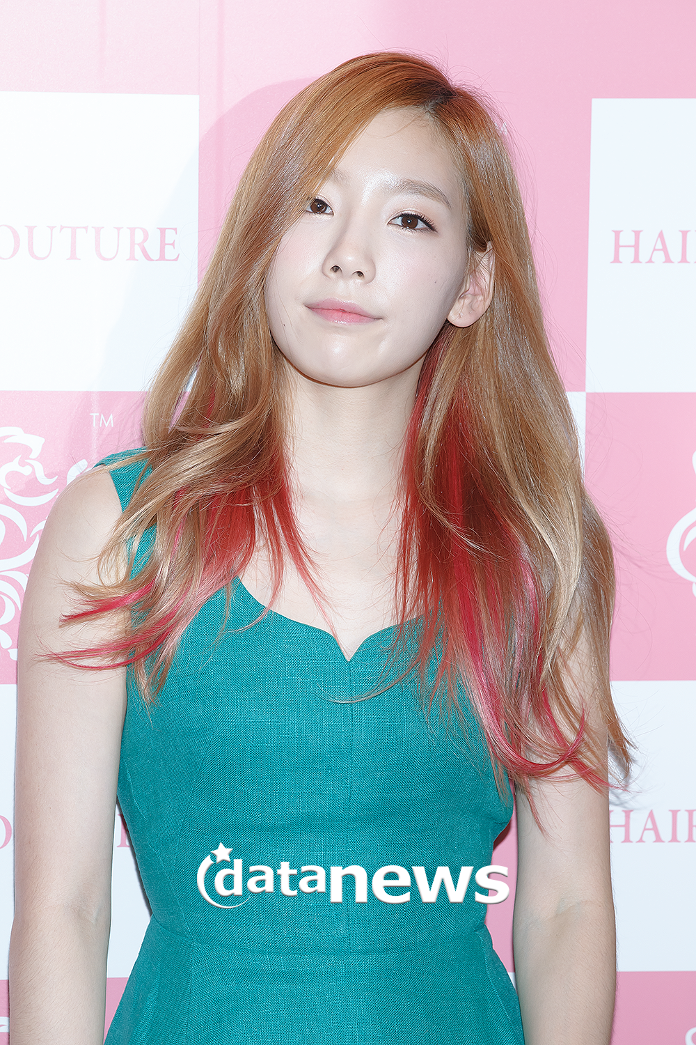 [PIC][26-07-2013]Tiffany - TaeYoen - SeoHyun và HyoYeon xuất hiện tại buổi fansign cho "Hair Couture" vào chiều nay 2773473D51F6704210BBBC