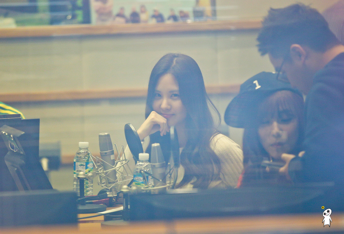 [PIC][29-10-2013]SeoHyun và Tiffany xuất hiện tại "KBS Cool FM Radio Jo JungChi & Harim 2 o'clock" vào trưa nay 212E6C3C527846562D2905