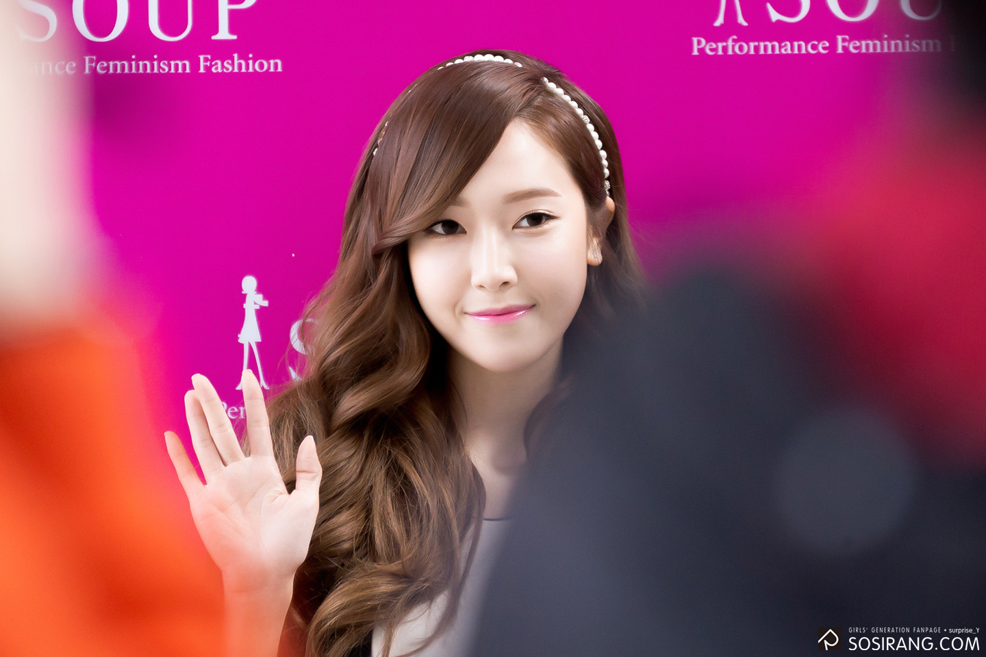 [PIC][04-04-2014]Jessica tham dự buổi fansign cho thương hiệu "SOUP" vào trưa nay - Page 2 2461014D533FFDC92F9758