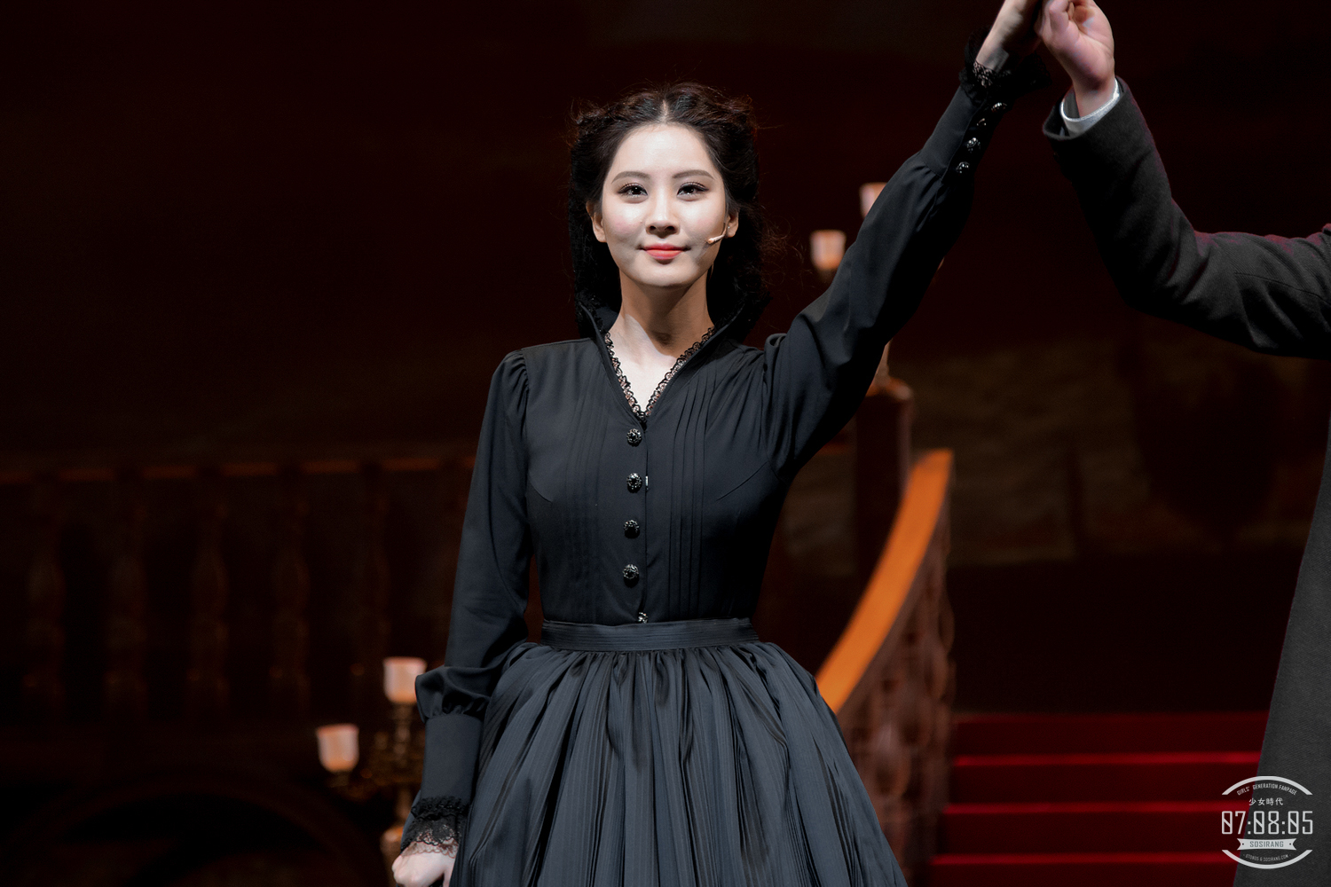 [OTHER][10-11-2014]SeoHyun tham dự buổi họp báo cho vở nhạc kịch mới của cô "Gone With The Wind" - Page 2 2550A74754AF7BA011C757