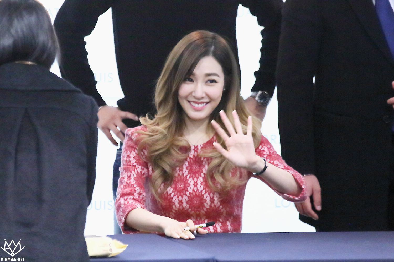 [PIC][27-11-2015]TaeTiSeo tham dự buổi Fansign cho thương hiệu "Louis Quartoze" tại Lotte Department Store Busan vào chiều nay - Page 6 2650D33C56A75B9B0C0D57