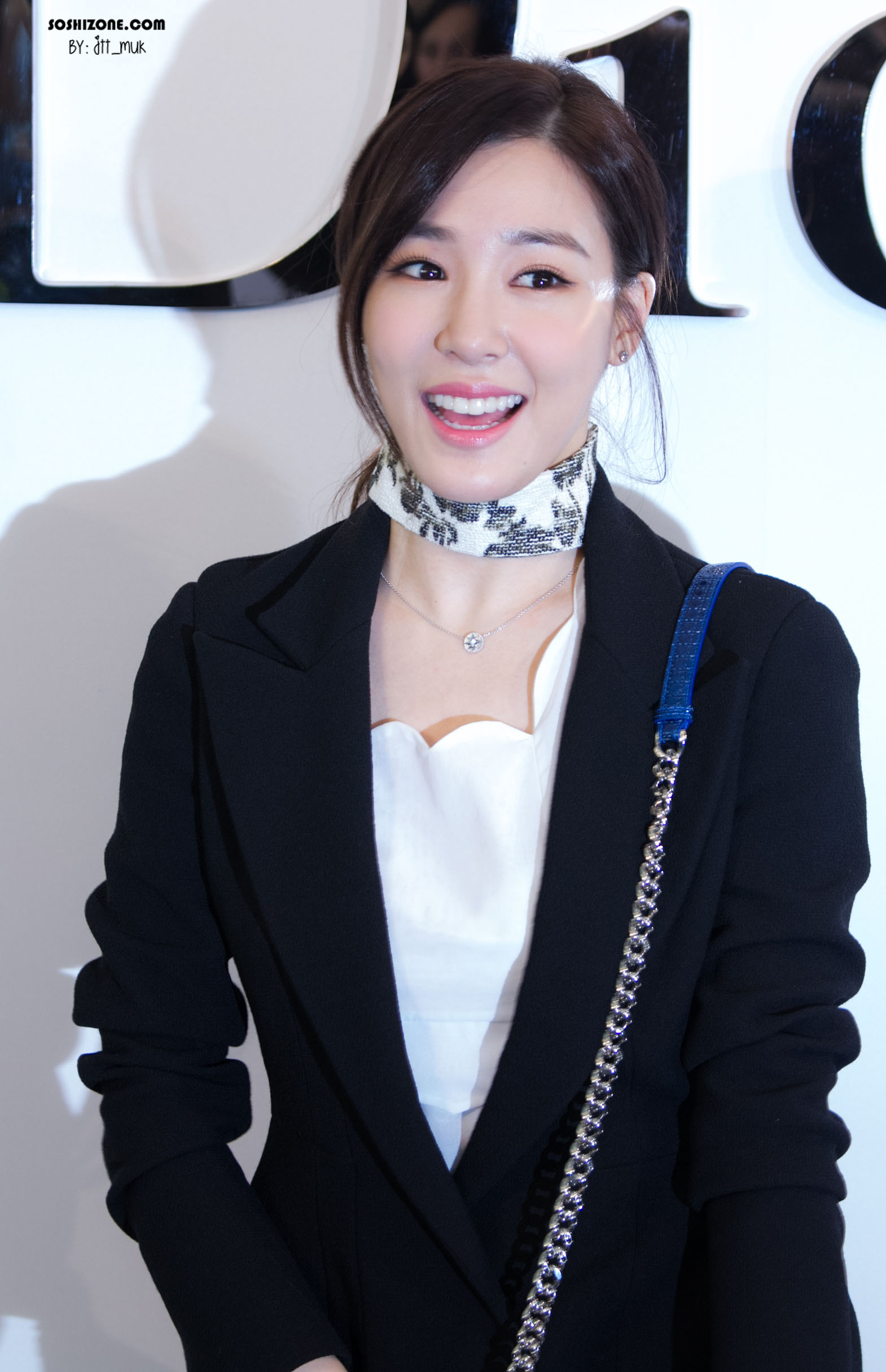 [PIC][17-02-2016]Tiffany khởi hành đi Thái Lan để tham dự sự kiện khai trương chi nhánh của thương hiệu "Christian Dior" vào hôm nay - Page 14 26761E355728D45D0C8D04