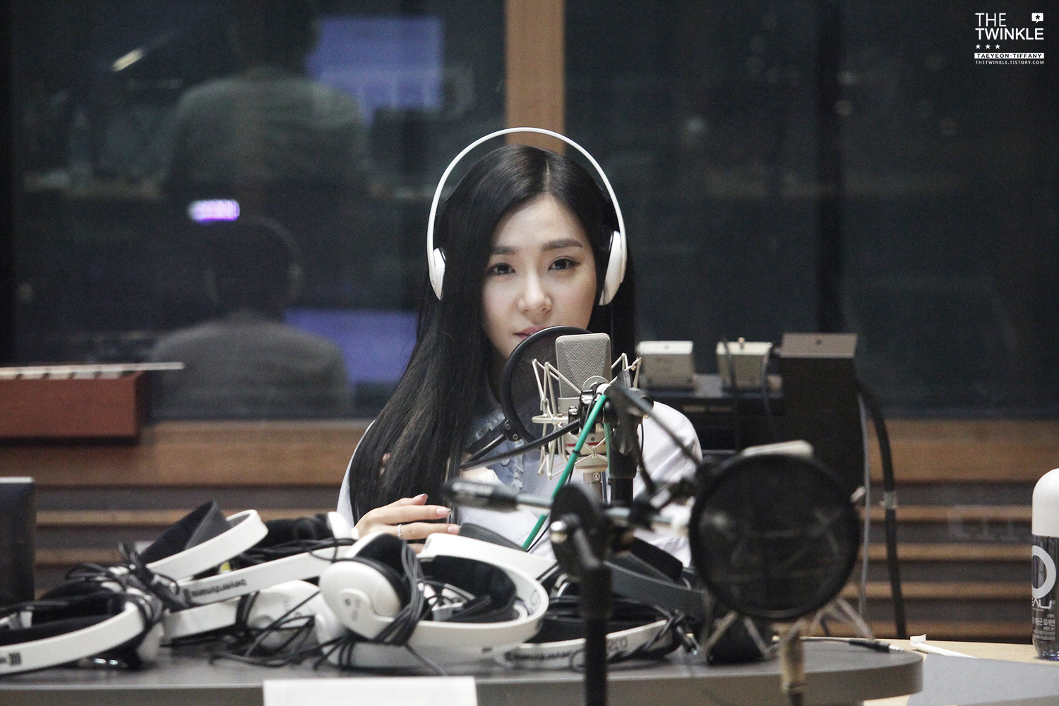 [OTHER][06-02-2015]Hình ảnh mới nhất từ DJ Sunny tại Radio MBC FM4U - "FM Date" - Page 19 270F1437558EB21B1BF68B