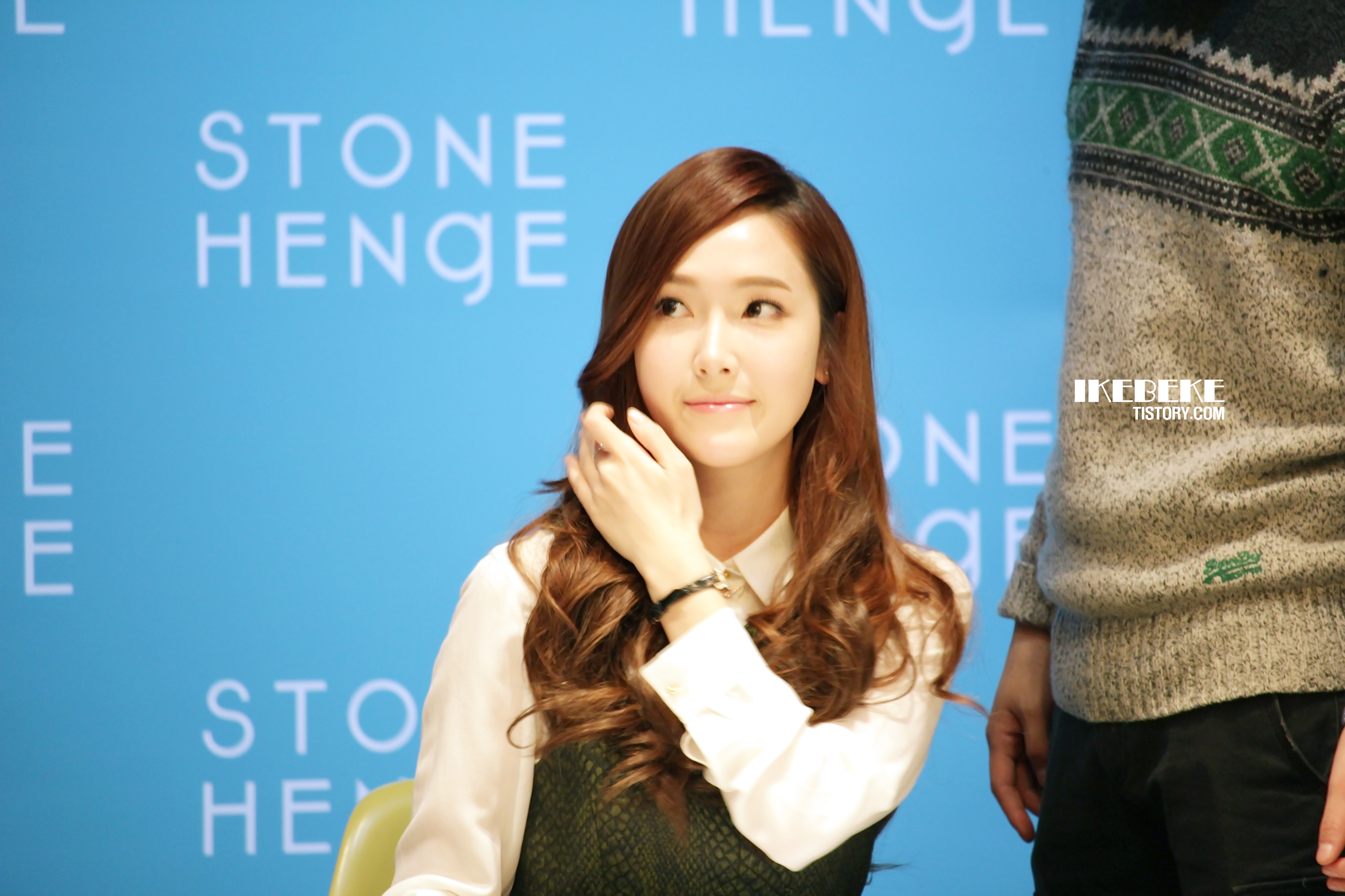[PIC][01-12-2013]Jessica xuất hiện tại buổi fansign thứ 2 cho thương hiệu "STONEHENgE" vào trưa nay 2731B34A529B7C440D3946