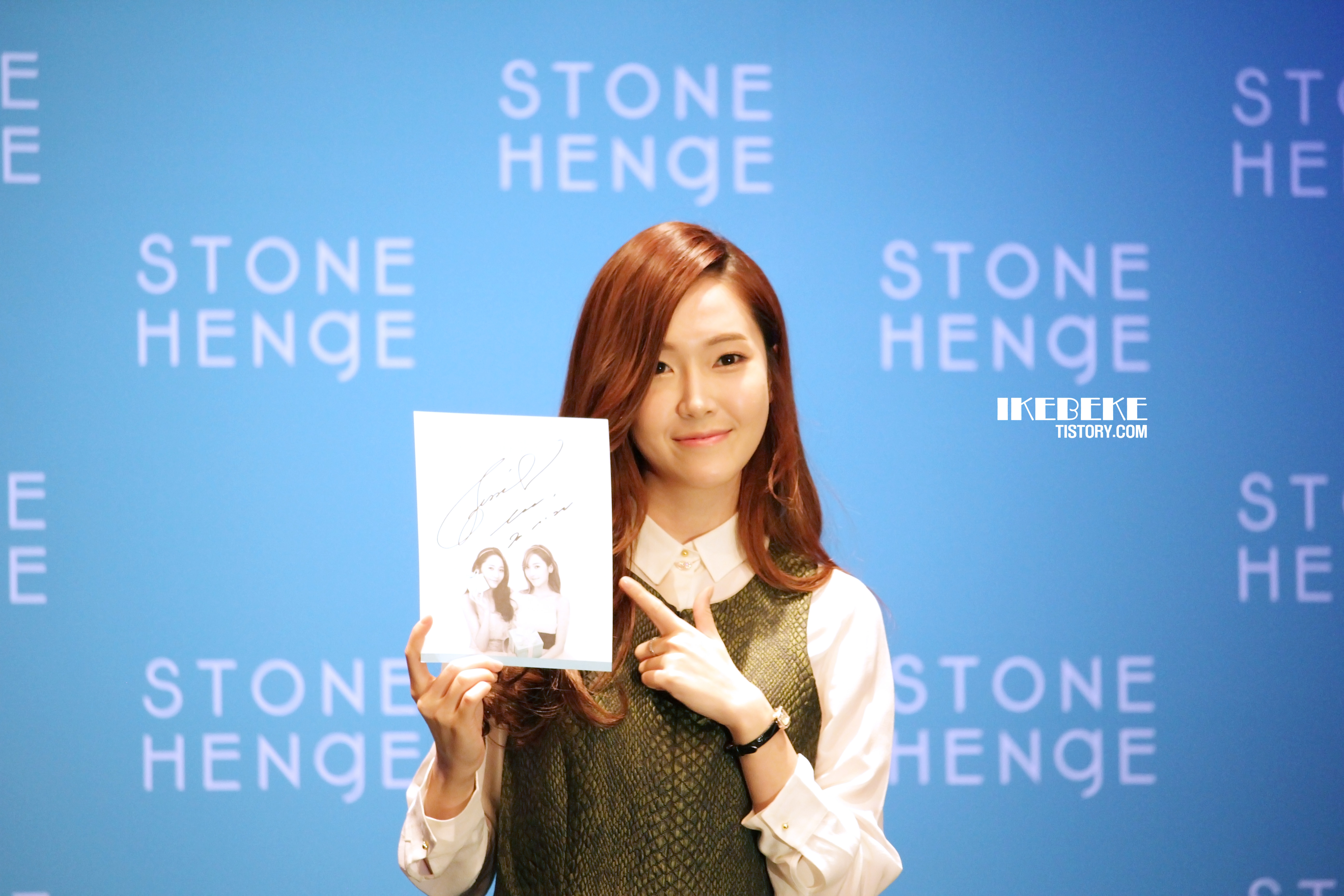 [PIC][01-12-2013]Jessica xuất hiện tại buổi fansign thứ 2 cho thương hiệu "STONEHENgE" vào trưa nay 2748CB3E529B7C2A21D4D5